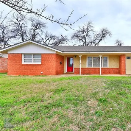 Buy this 3 bed house on 900 Westwood Drive in Abilene, TX 79603