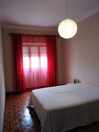 Rent this 3 bed room on Praceta Maj. David Neto in 8500-521 Portimão, Portugal