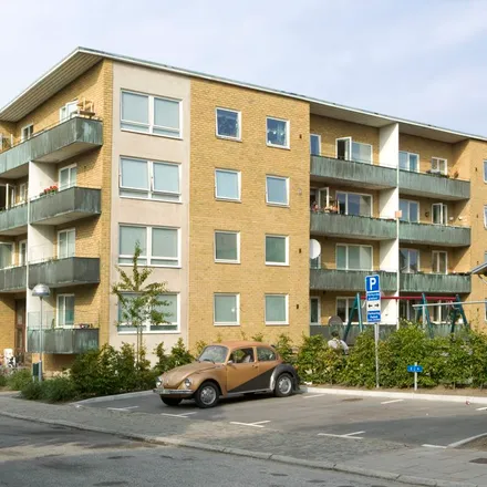 Rent this 3 bed apartment on Augustenborgsgatan in 214 48 Malmo, Sweden