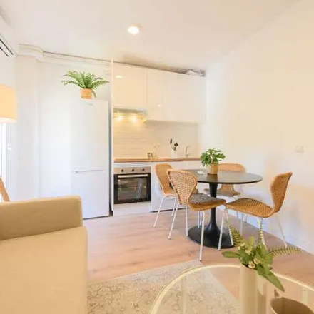 Image 9 - Calle Sierra Alcaraz, 36, 28053 Madrid, Spain - Apartment for rent