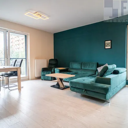 Rent this 3 bed apartment on Stomatolog-Sokalska in Sarnia 3, 92-327 Łódź