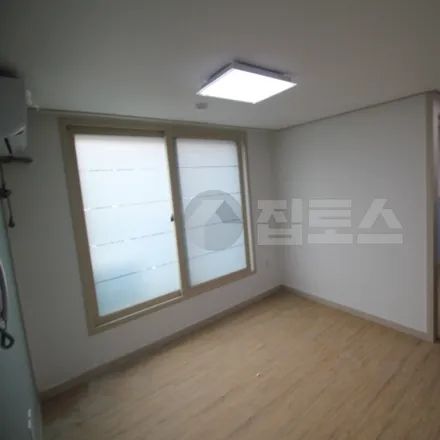 Rent this 1 bed apartment on 서울특별시 관악구 봉천동 43-1