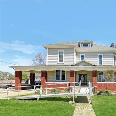 Buy this 5 bed house on Lincoln Street in Kansas, Edgar County