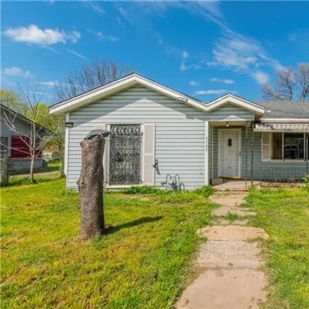 Buy this 3 bed house on 3107 James Avenue in Waco, TX 76711