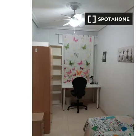 Rent this 3 bed room on Calle Goya in 30002 Murcia, Spain
