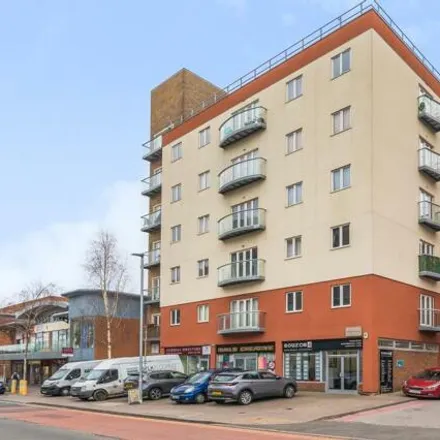 Buy this 2 bed apartment on Station Road in Easthampstead, RG12 1LP