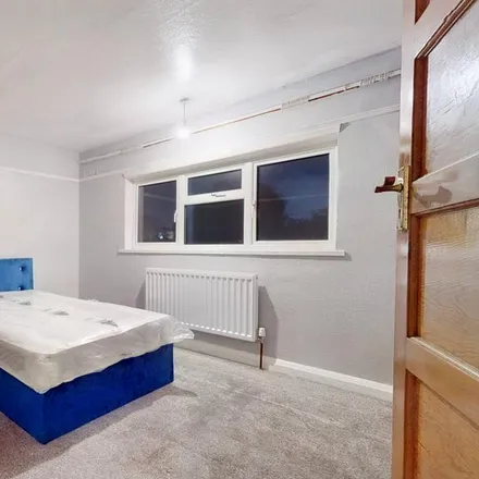 Rent this 1 bed room on Iveagh Avenue in London, NW10 7DH