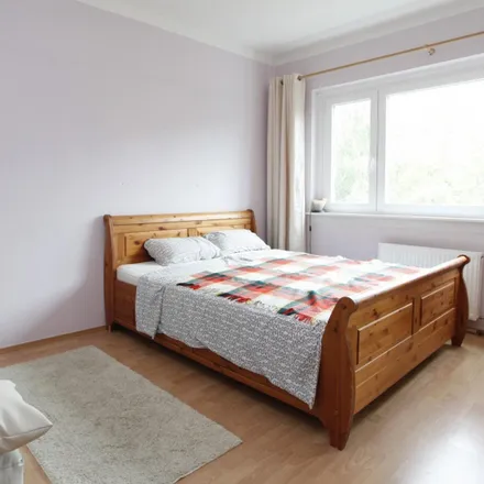 Rent this 4 bed room on Quäkerstraße 6 in 13403 Berlin, Germany