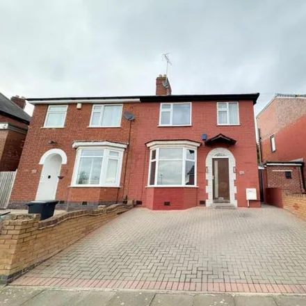 Buy this 3 bed duplex on Gwendolen Road in Leicester, LE5 5FG