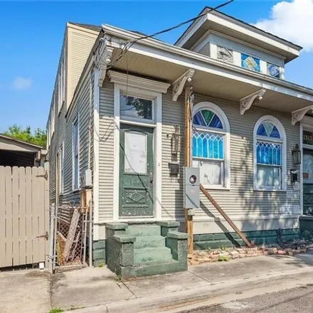 Buy this 3 bed house on 1311 Vignaud Street in New Orleans, LA 70119