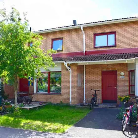 Rent this 4 bed apartment on Lantmannagatan 220 in 583 32 Linköping, Sweden