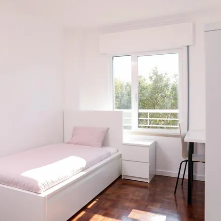 Rent this 5 bed room on Estrada do Poço do Chão in 1500-545 Lisbon, Portugal