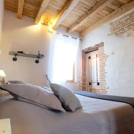 Rent this 4 bed house on Gaillac in Avenue de Lattre de Tassigny, 81600 Gaillac