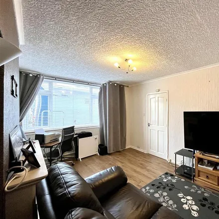 Image 5 - Wenlock Road, Sale, M33 3TR, United Kingdom - Duplex for rent