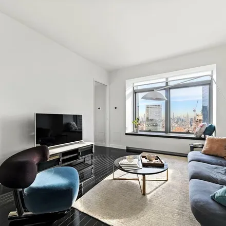 Image 8 - The Washington New York City, 8 Albany Street, New York, NY 10006, USA - Apartment for rent