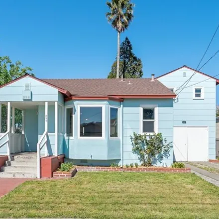 Buy this 3 bed house on 337 South 36th Street in Richmond, CA 94804