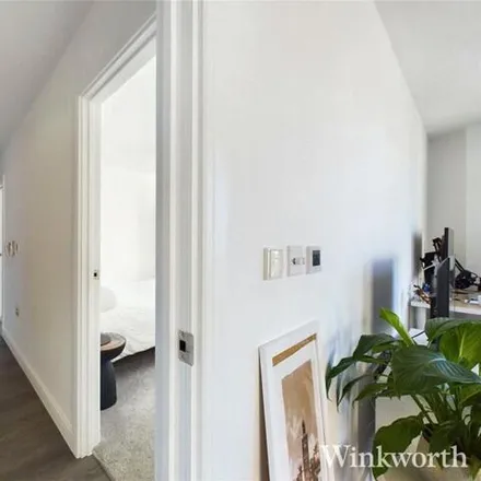 Image 5 - Holcombe Court, Bollo Lane, London, W3 8HL, United Kingdom - Room for rent