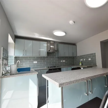 Rent this 5 bed townhouse on 35 Frederick Road in Selly Oak, B29 6NX