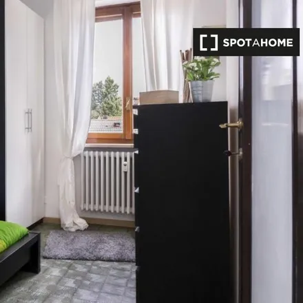 Rent this 5 bed room on Via Gallarate - Via Tibullo in Via Gallarate, 20156 Milan MI