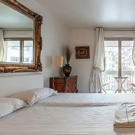Rent this studio apartment on 38 Avenue Marceau in 75008 Paris, France