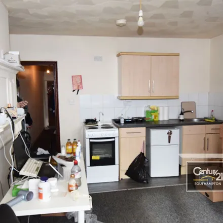 Rent this 1 bed apartment on 80 Broadlands Road in Glen Eyre, Southampton