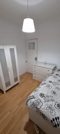 Rent this 4 bed room on Rua Dom Nuno Álvares Pereira in 2620-105 Odivelas, Portugal