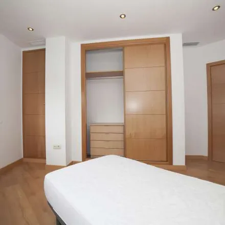Rent this 3 bed apartment on Poeta Manuel Benítez (P. González Abato) in Calle Poeta Manuel Benítez Carrasco, 41013 Seville