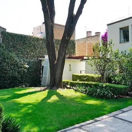 Buy this 4 bed house on Calle San Francisco Figuraco in Colonia Cuadrante San Francisco, 04000 Mexico City
