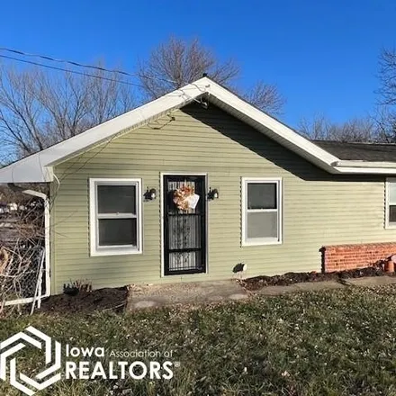 Buy this 3 bed house on 1111 North 14th Street in Centerville, IA 52544