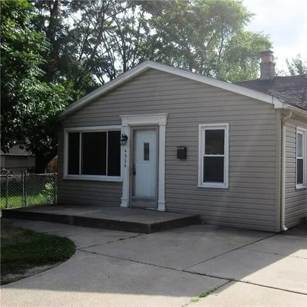 Buy this 3 bed house on 4960 Edgewood Street in Dearborn Heights, MI 48125