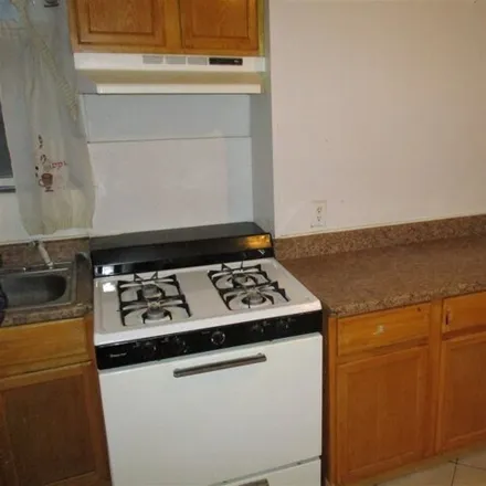 Image 3 - 2 Crawford Street, Jersey City, NJ 07306, USA - Apartment for rent