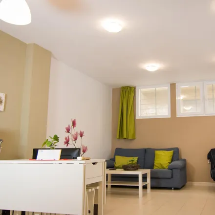 Rent this studio apartment on Calle Juan de Mena in 7, 29009 Málaga