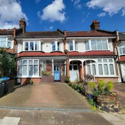 Buy this 3 bed townhouse on Woodberry Avenue in Winchmore Hill, London