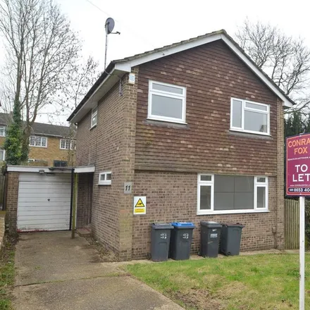Rent this 4 bed house on Glyn Close in London, SE25 6DT