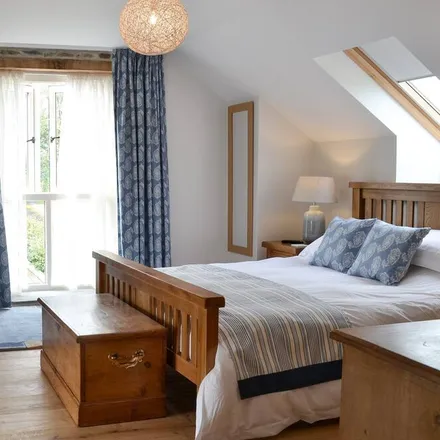 Rent this 3 bed townhouse on Llanddarog in SA32 8PB, United Kingdom