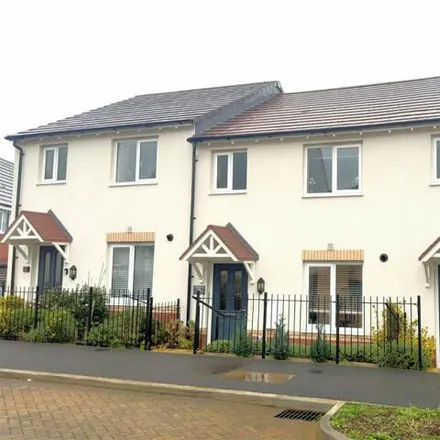 Buy this 3 bed townhouse on Hollyhock Crescent in Newton Abbot, TQ12 1BP