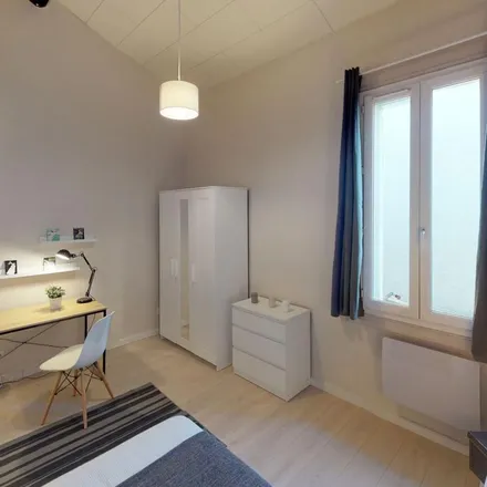Rent this 6 bed apartment on 33 Cours Gambetta in 34000 Montpellier, France