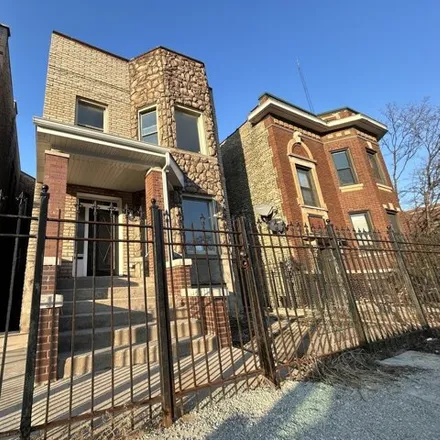 Rent this 3 bed house on 2902 West Diversey Avenue in Chicago, IL 60647