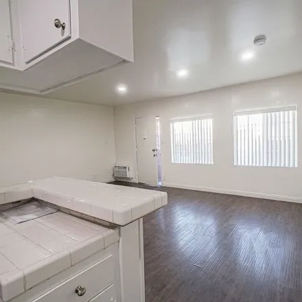 Image 9 - 465 North Kingsley Drive, Los Angeles, CA 90004, USA - House for rent