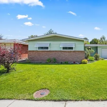 Buy this 3 bed house on 90 South Canyon Street in Nampa, ID 83651