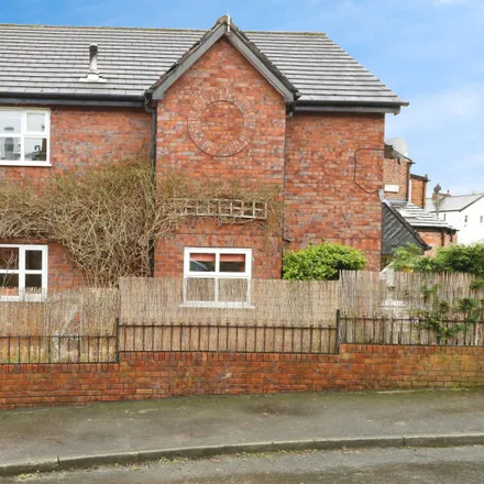 Buy this 4 bed house on Edale Close