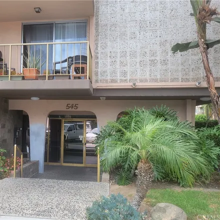 Rent this 2 bed condo on 545 Chestnut Avenue in Long Beach, CA 90802
