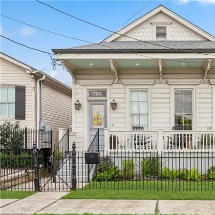 Rent this 3 bed house on 722 Aline Street in New Orleans, LA 70115