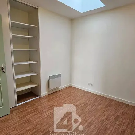 Image 2 - 12 Rue Saint-Jacques, 41100 Vendôme, France - Apartment for rent