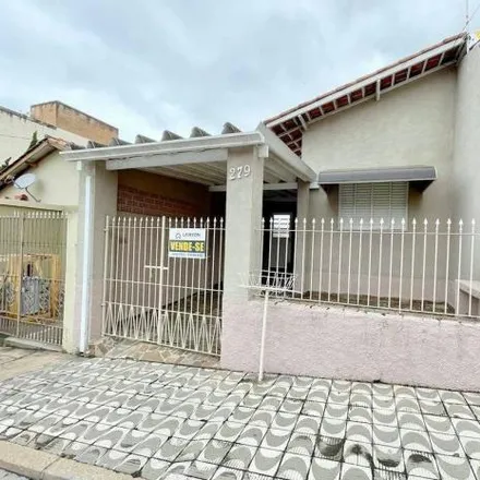 Buy this 2 bed house on Rua Avelino Almeida Bueno 166 in Alvinópolis, Atibaia - SP