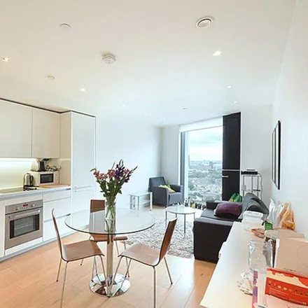 Image 3 - Strata SE1, 8 Walworth Road, London, SE1 6EE, United Kingdom - Apartment for rent