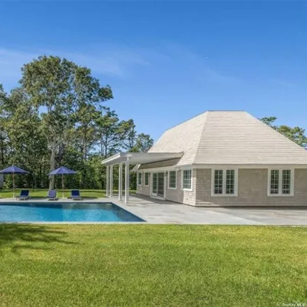 Image 2 - 14 Highland Road, Southampton, Hampton Bays, NY 11968, USA - House for sale