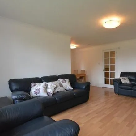 Image 3 - Laurelhill Gardens, Stirling, FK8 2PT, United Kingdom - Room for rent