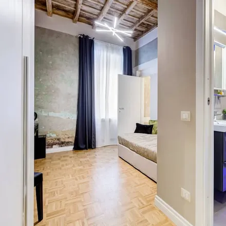 Rent this studio townhouse on Piazza di S. Giovanni della Malva