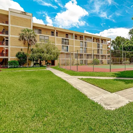 Buy this 3 bed condo on 9240 Fontainebleau Boulevard in Fountainbleau, Miami-Dade County